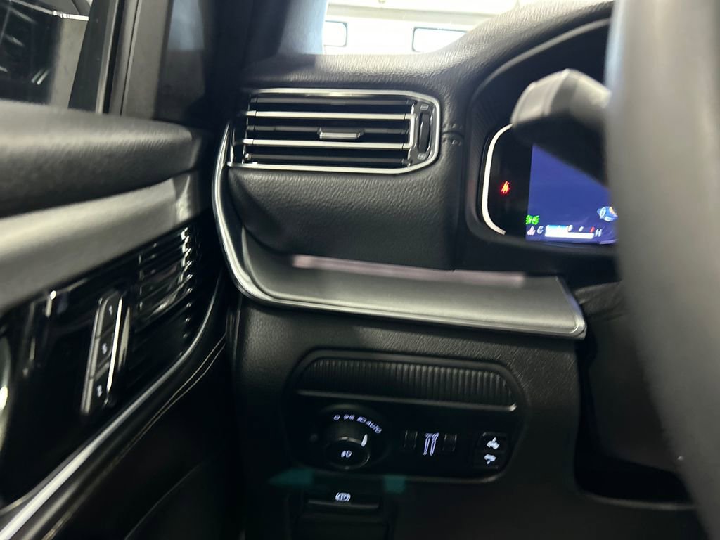 Used 2023 Jeep Wagoneer 4WD w/ Convenience Group I image 20