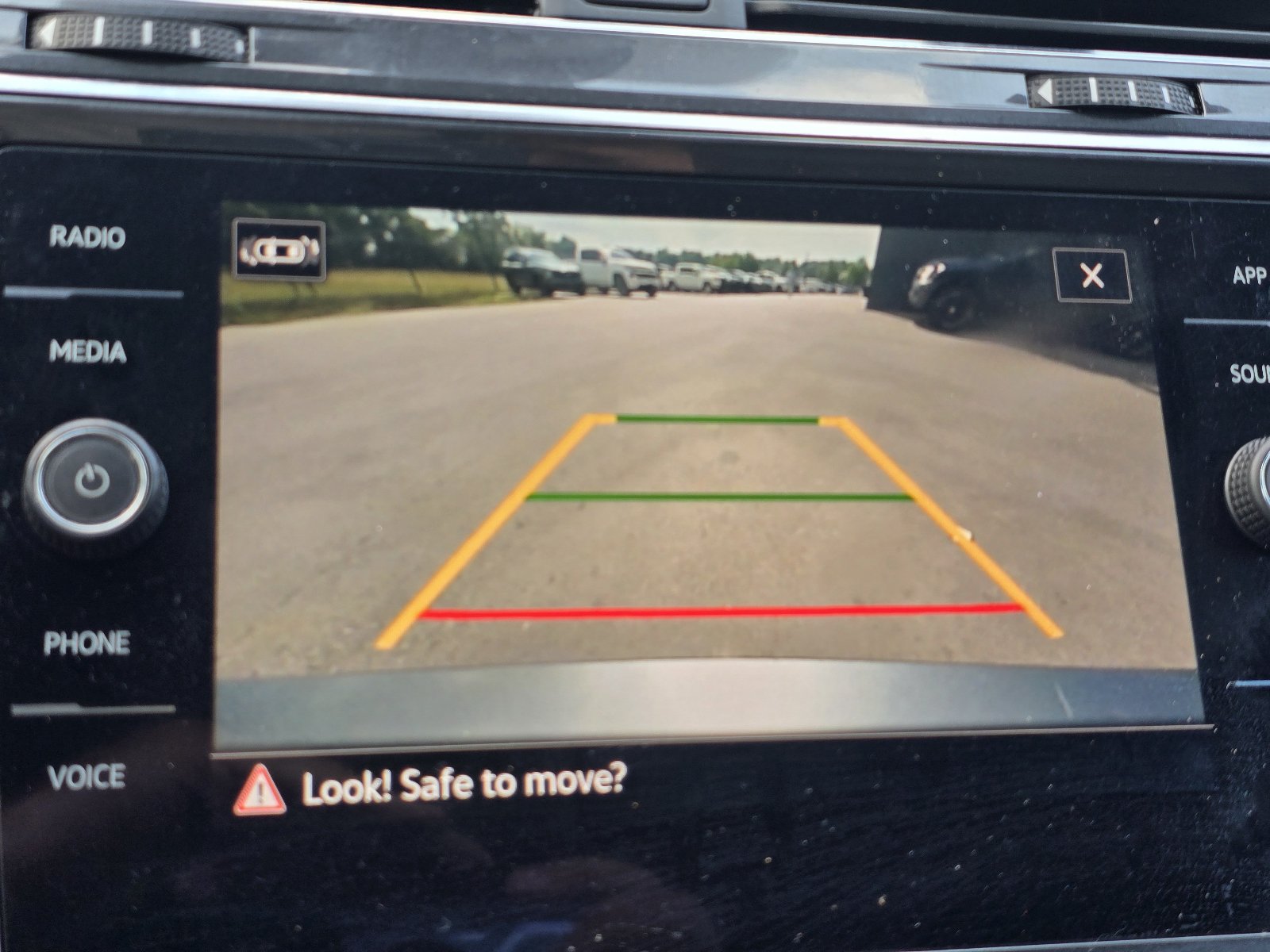 Used 2023 Volkswagen Tiguan SE R-Line FWD image 18