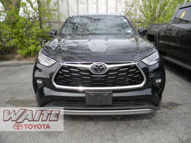Used 2022 Toyota Highlander Platinum AWD/4WD image 3