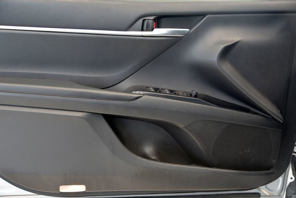 Used 2019 Toyota Camry SE image 14