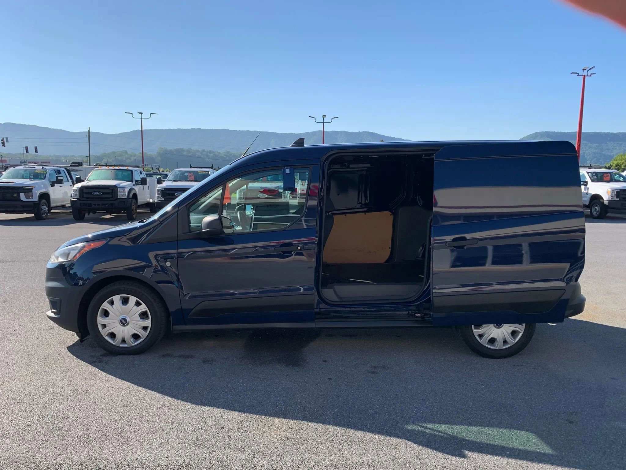 Used 2022 Ford Transit Connect XL image 23