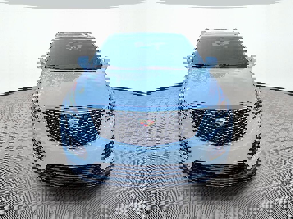 New 2026 Cadillac XT5 Luxury image 2