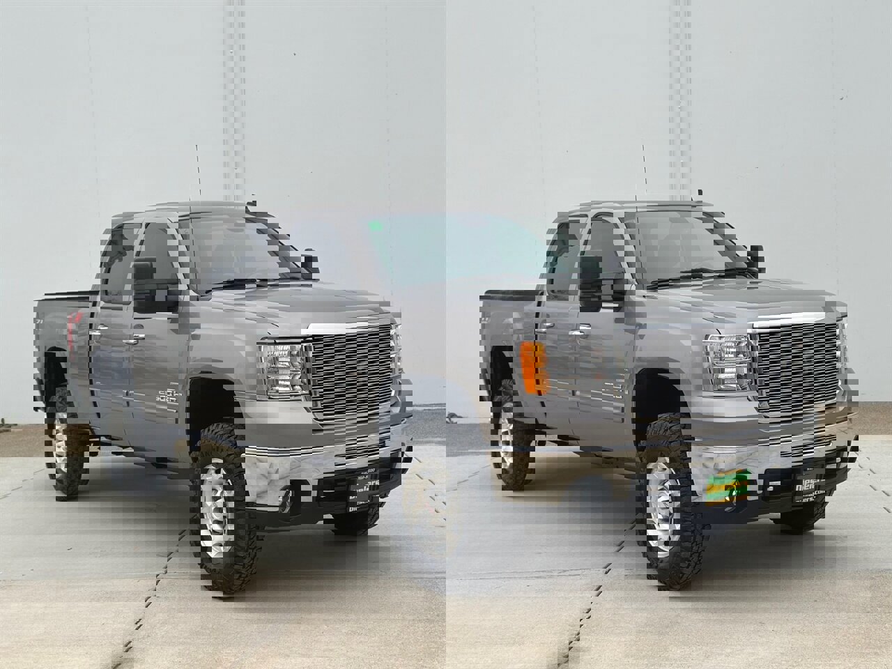 Used 2007 GMC Sierra 2500 SLE w/ Z71 Off-Road Package image 6