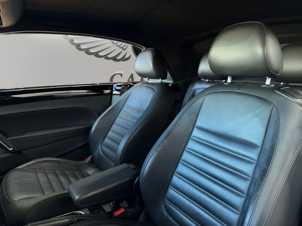 Used 2014 Volkswagen Beetle R-Line image 9