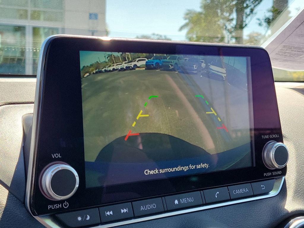 Used 2025 Nissan Sentra SV image 21