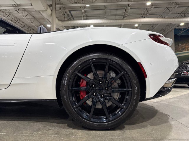Used 2019 Aston Martin DB11 Volante image 96