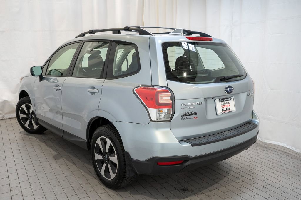 Used 2017 Subaru Forester 2.5i w/ Alloy Wheel Package image 4