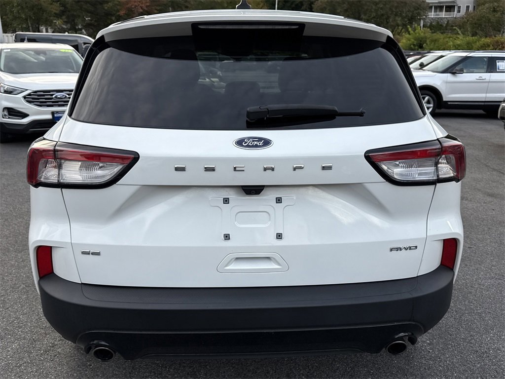 Used 2022 Ford Escape SE w/ SE Sport Appearance Package image 5