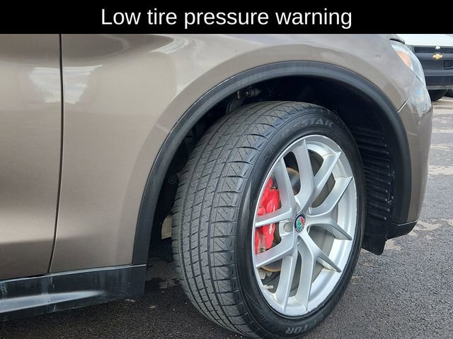 Used 2019 Alfa Romeo Stelvio Ti Lusso w/ Quick Order Package 22X Lusso image 18