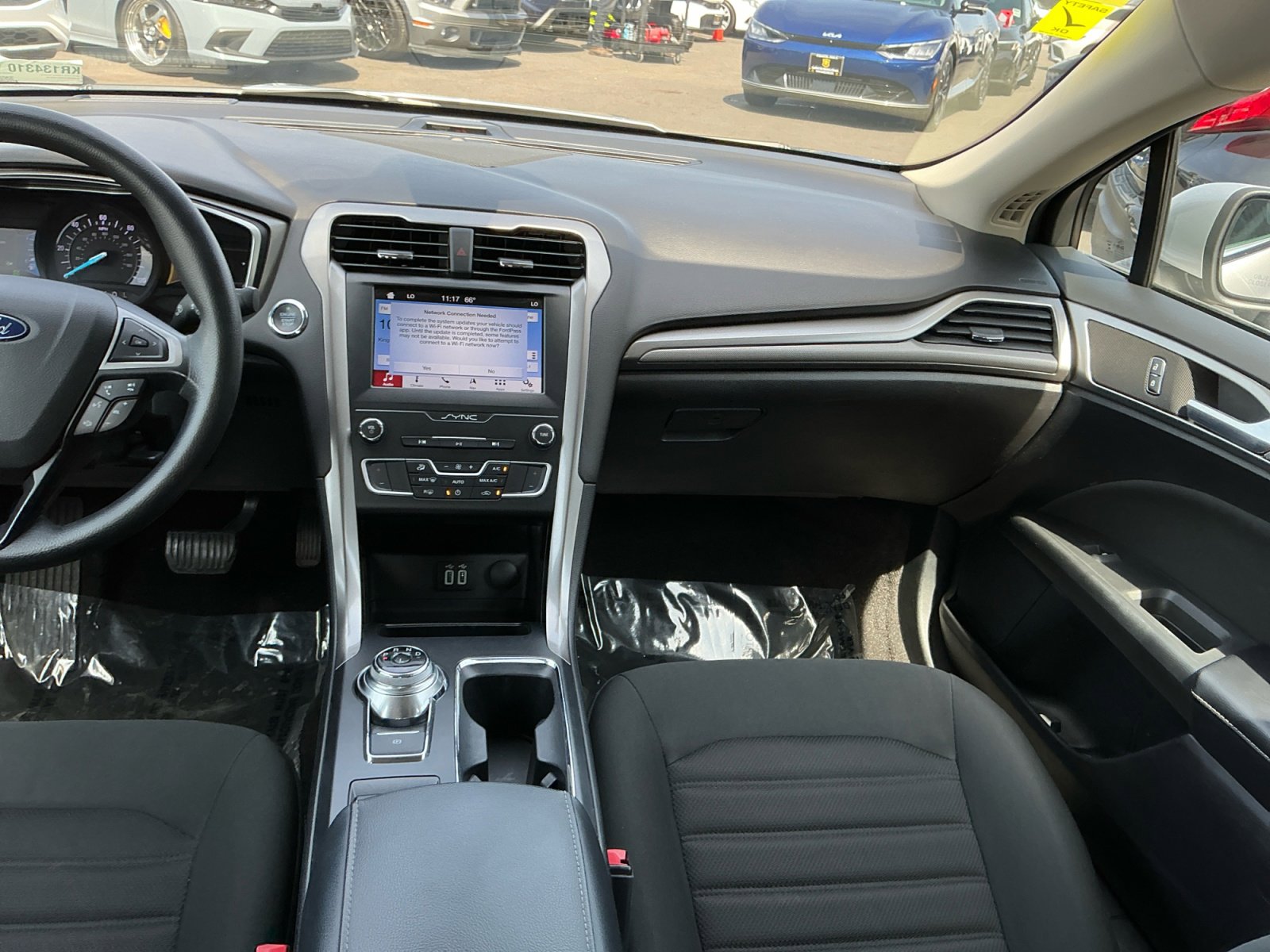 Used 2019 Ford Fusion SE FWD image 16