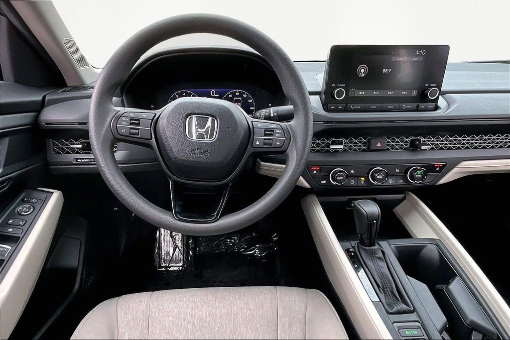 Used 2025 Honda Accord SE image 9
