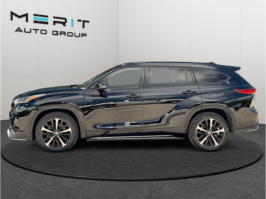 Used 2021 Toyota Highlander XSE FWD image 5