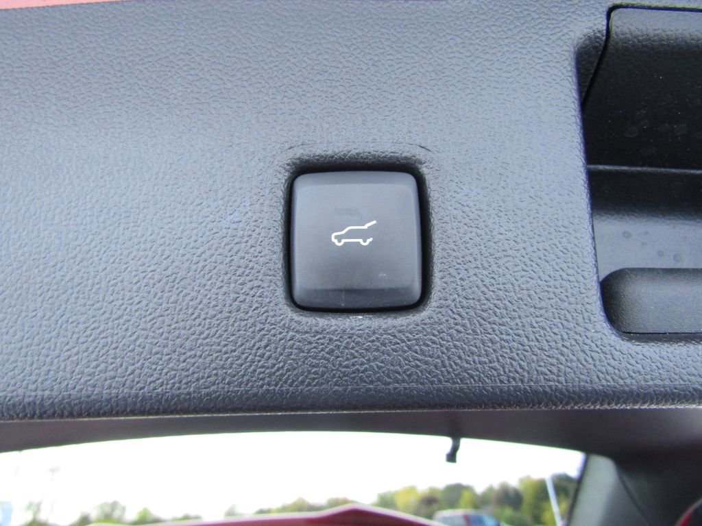 Used 2023 Ford Escape ST-Line w/ Tech Pack #1 AWD/4WD image 8
