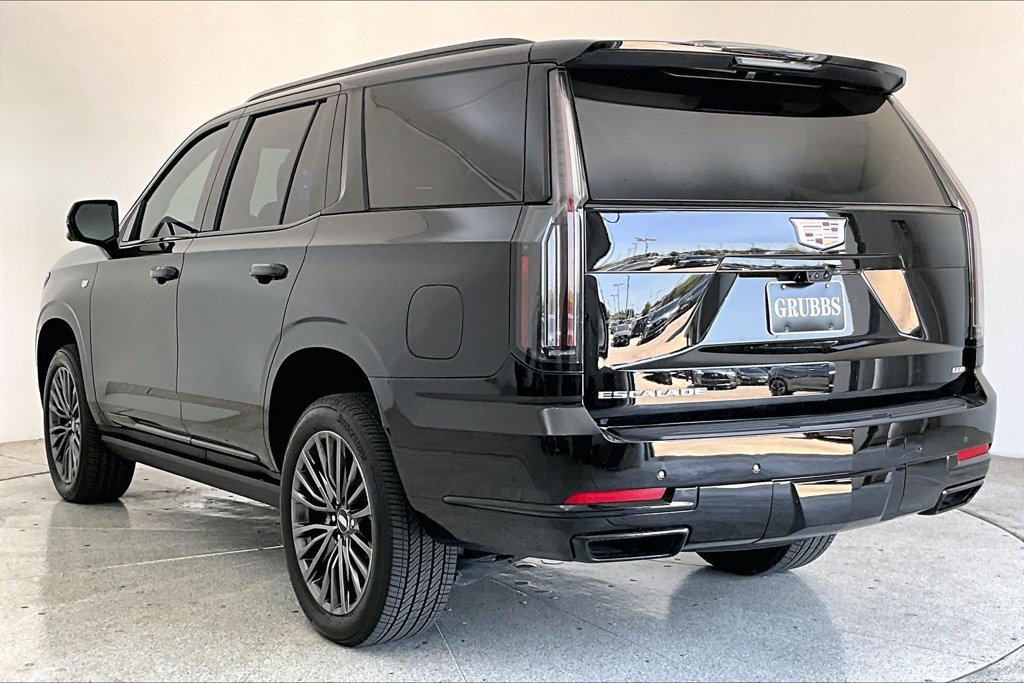 Used 2026 Cadillac Escalade Platinum Sport w/ LPO, Floor Liner Package AWD/4WD image 14
