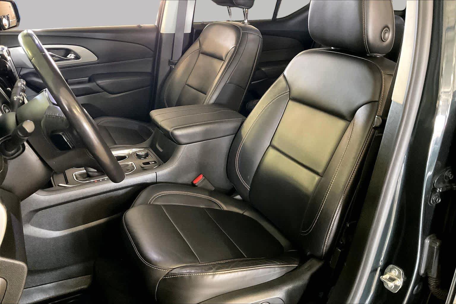 Used 2020 Chevrolet Traverse RS FWD image 7