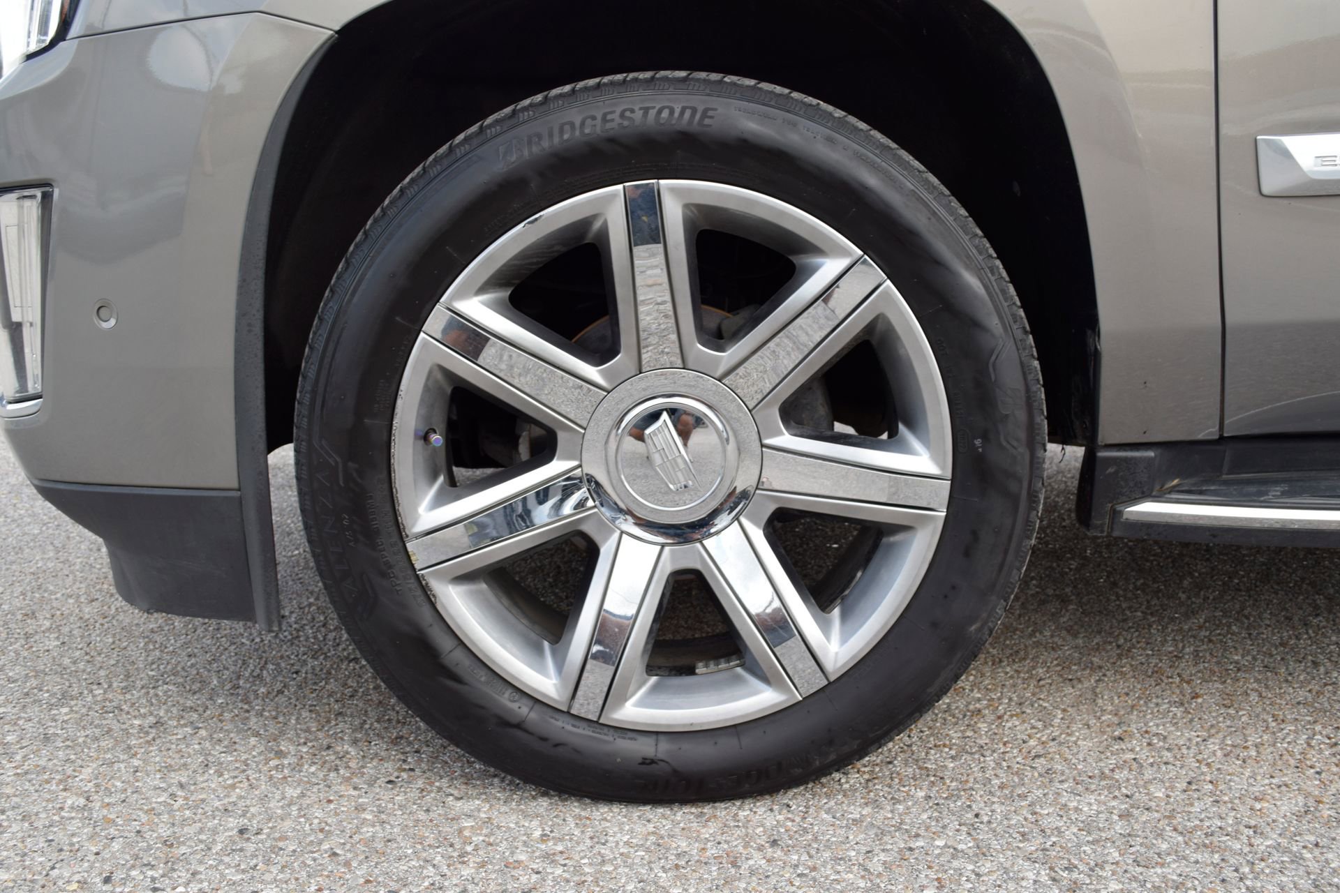 Used 2019 Cadillac Escalade ESV Luxury RWD image 27