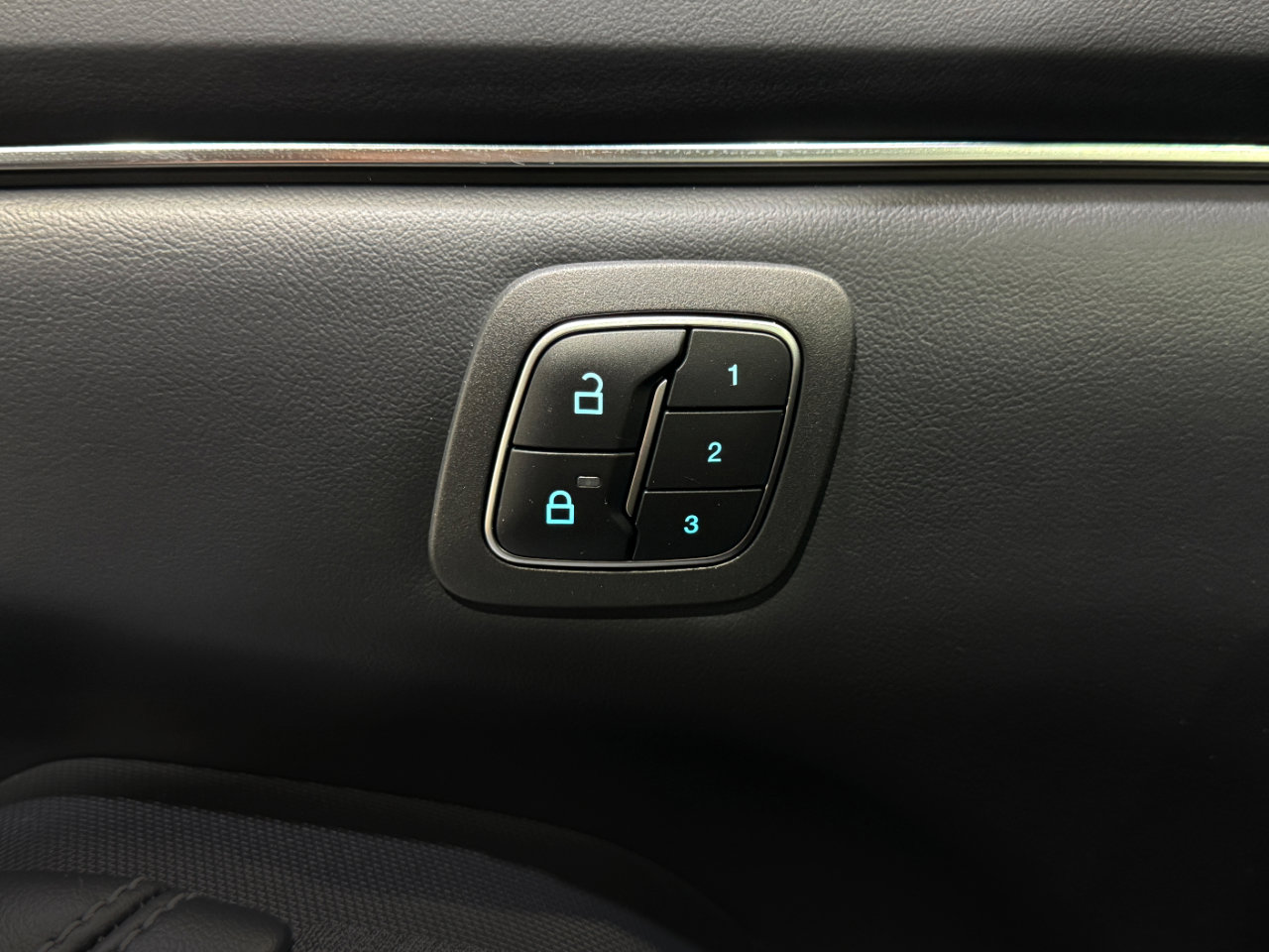 Used 2025 Ford Mustang Mach-E Premium image 13