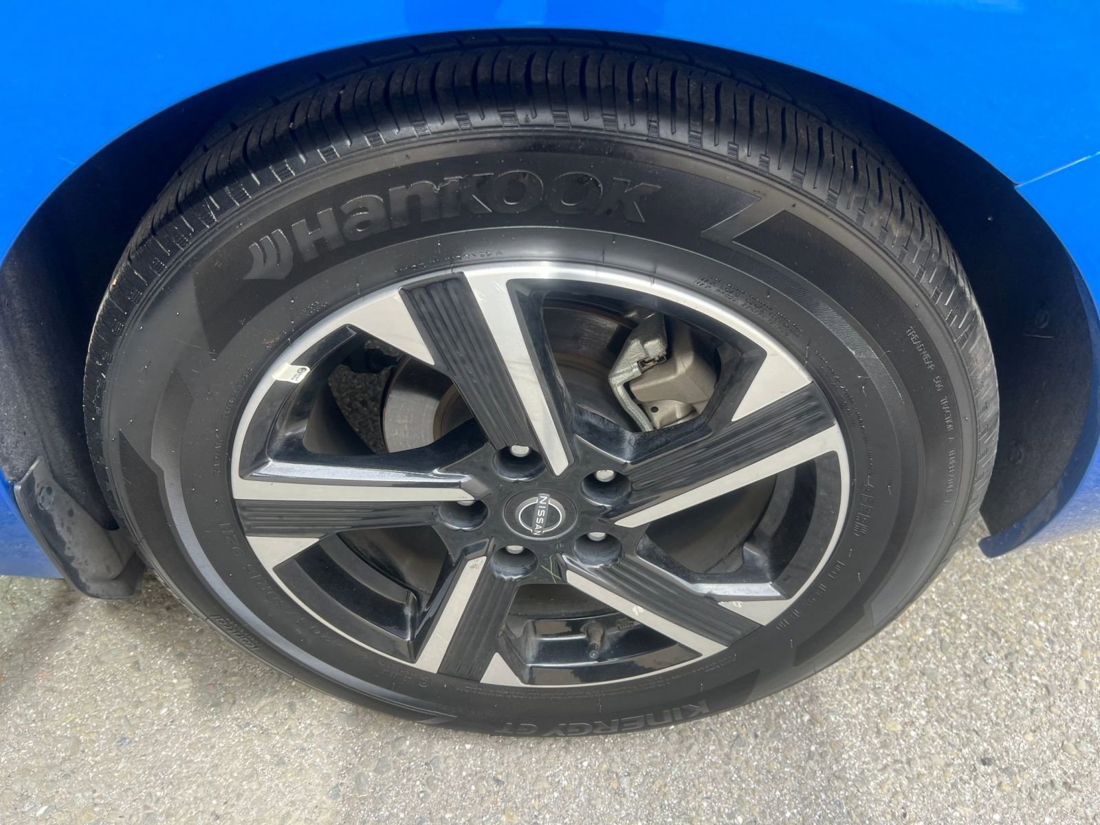 Used 2025 Nissan Sentra SV FWD image 28