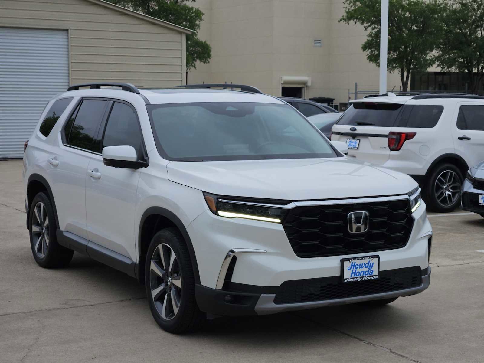 Used 2023 Honda Pilot Elite image 3