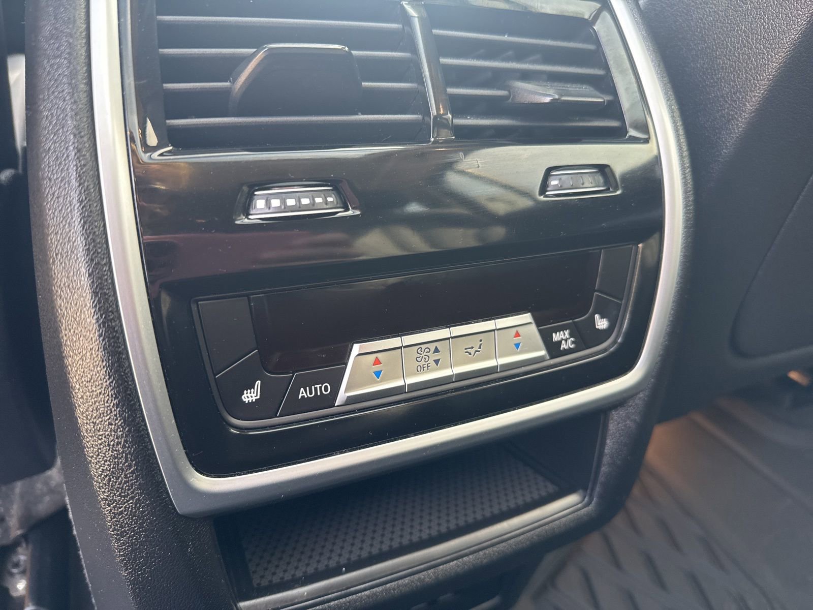 Used 2021 BMW X7 xDrive40i w/ Premium Package AWD/4WD image 21