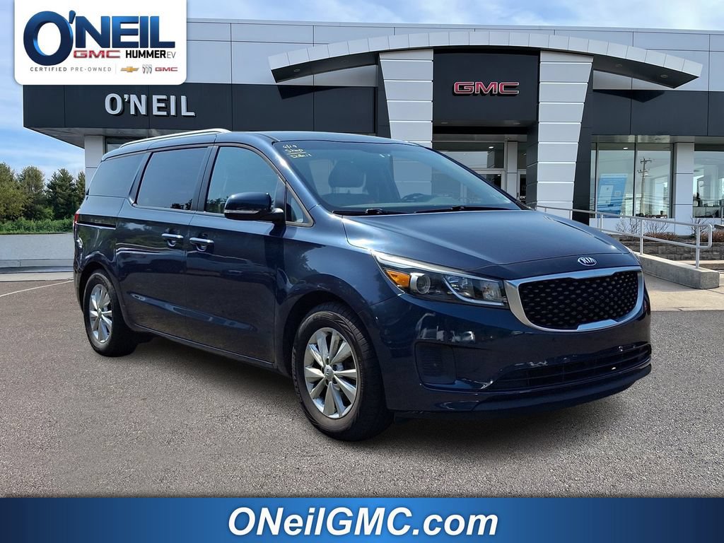 Used 2017 Kia Sedona LX w/ LX Essentials Premium Package FWD image 1