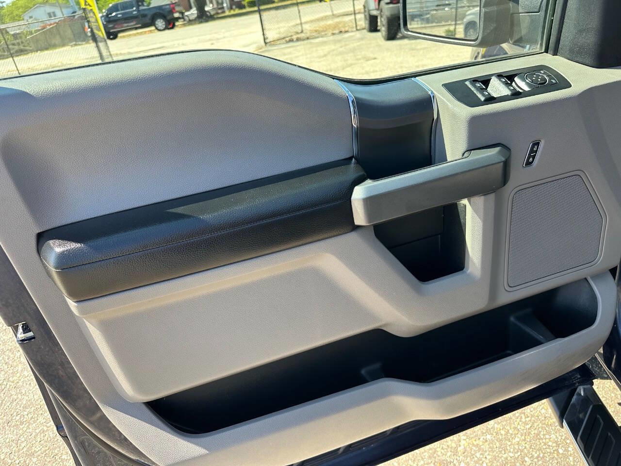 Used 2018 Ford F150 XLT w/ Equipment Group 302A Luxury AWD/4WD image 27