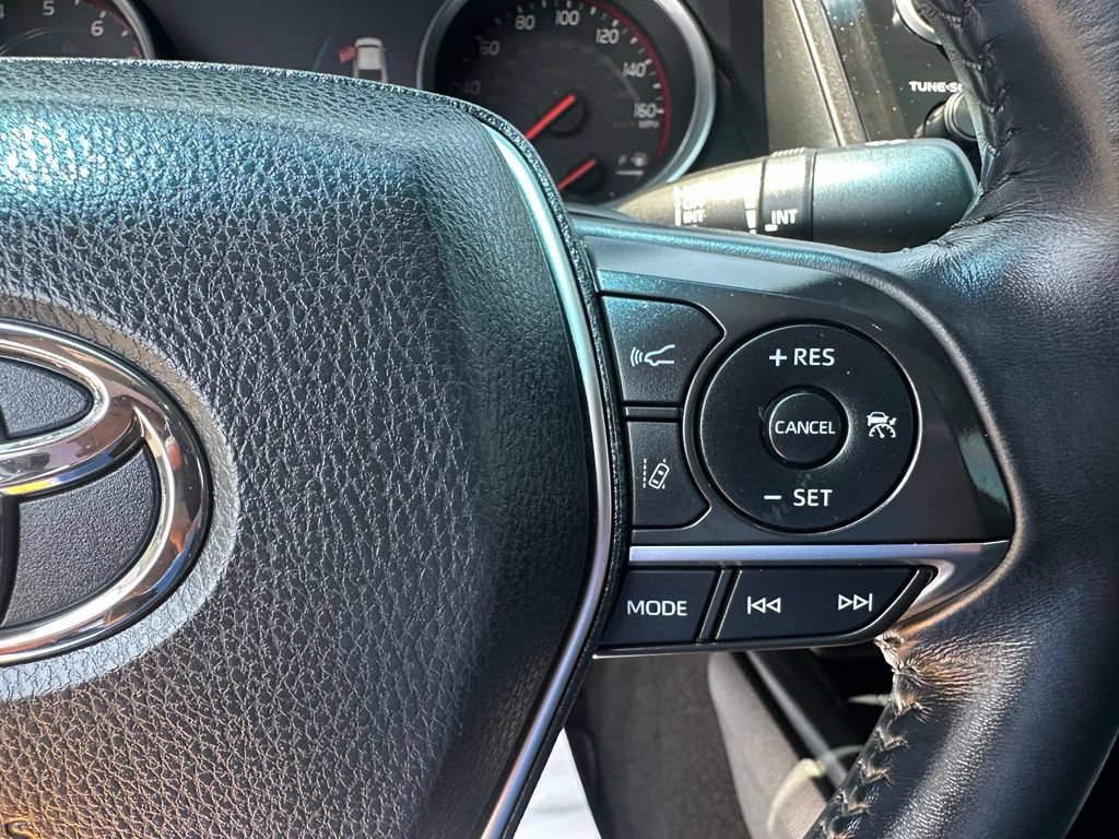 Used 2018 Toyota Camry XSE FWD image 14