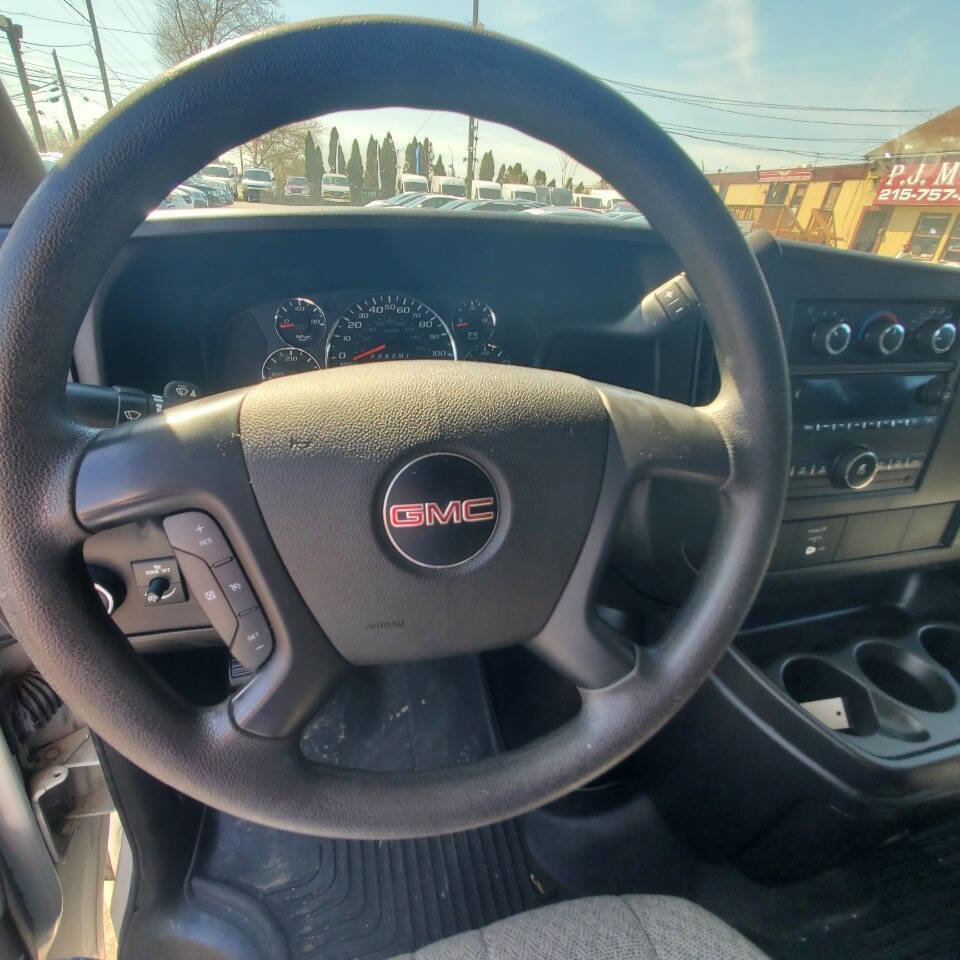 Used 2015 GMC Savana 2500 image 14