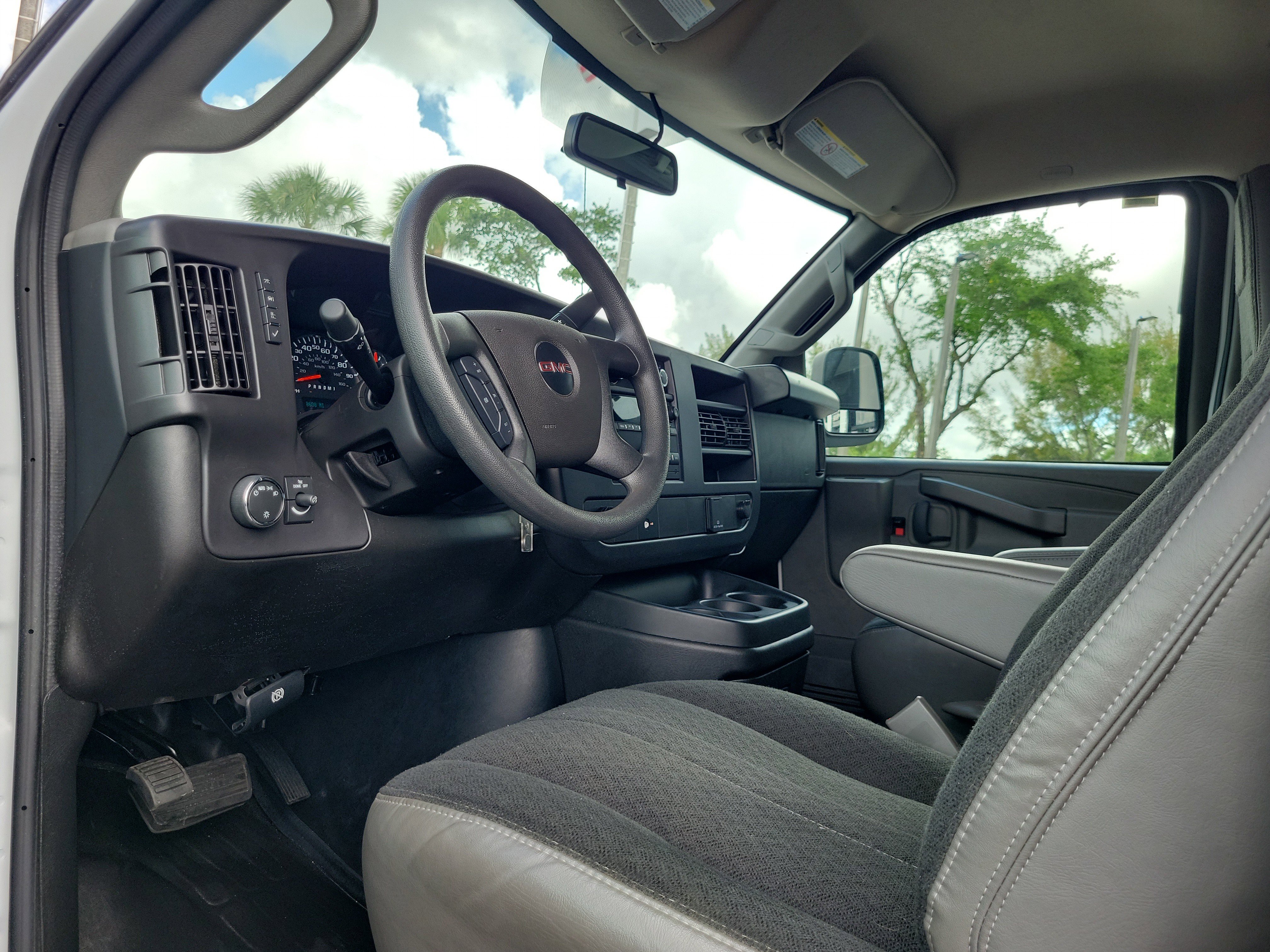 Used 2024 GMC Savana 2500 w/ Driver Convenience Package image 9