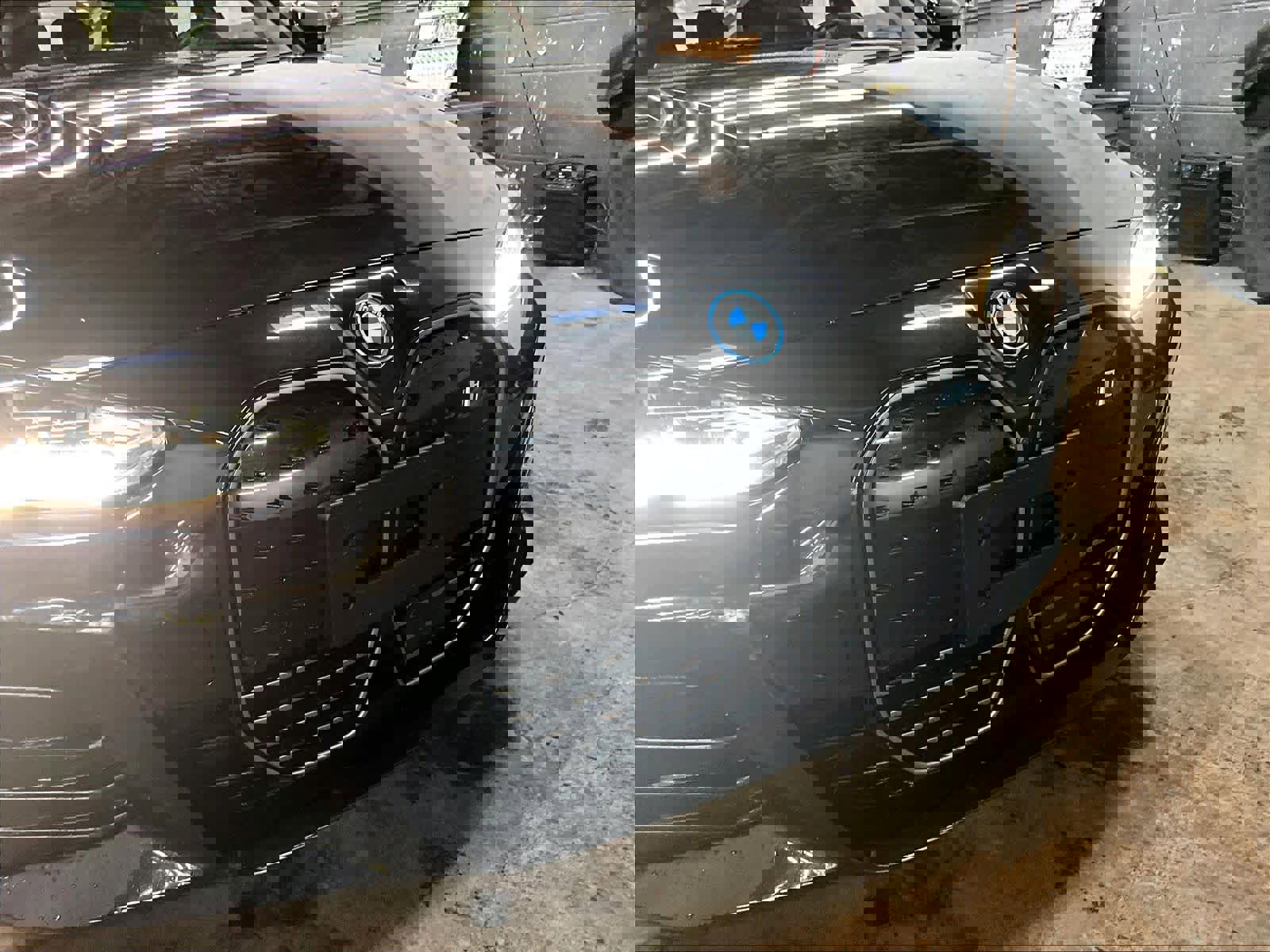 Used 2023 BMW i4 eDrive40 w/ M Sport Package image 32