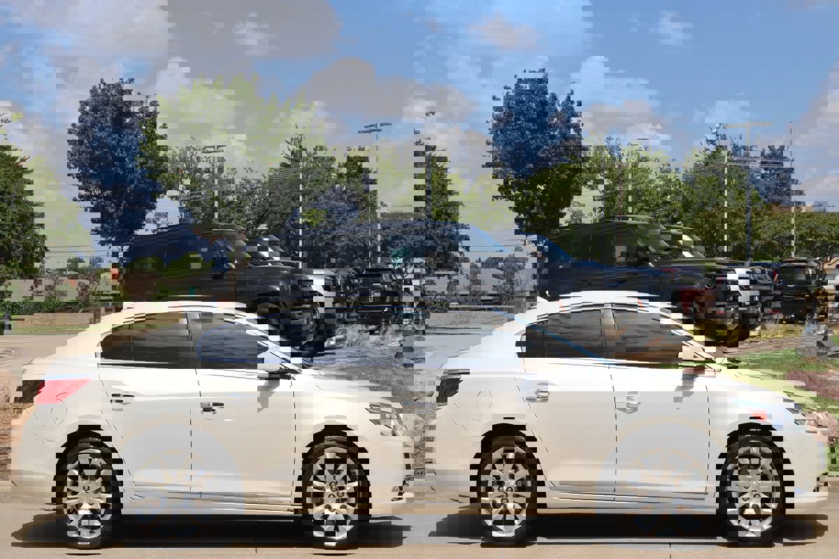 Used 2012 Buick LaCrosse Touring image 7