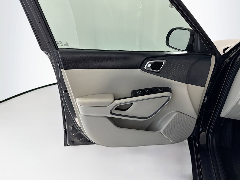 Used 2021 Kia Soul S FWD image 24