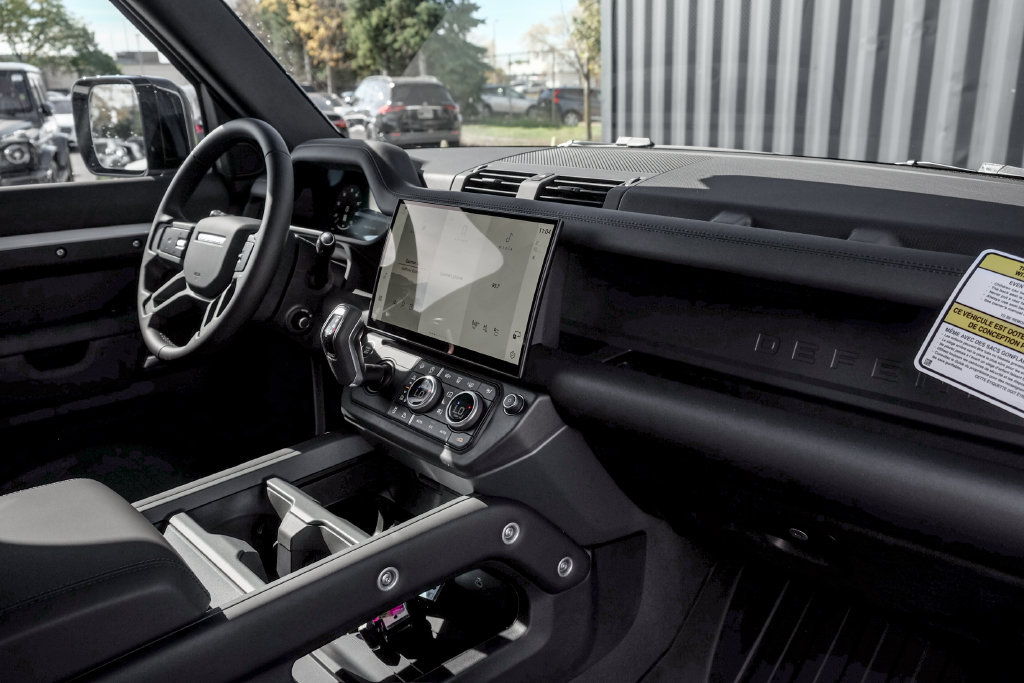 New 2026 Land Rover Defender 110 X-Dynamic SE AWD/4WD image 22