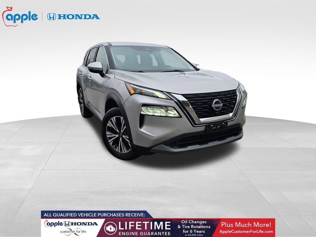 Used 2023 Nissan Rogue SV image 3