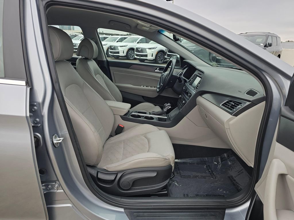 Used 2016 Hyundai Sonata Sport w/ Option Group 02 image 11