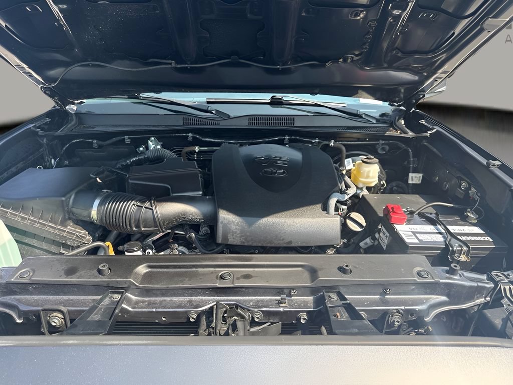 Used 2023 Toyota Tacoma SR5 w/ Technology Package AWD/4WD image 18