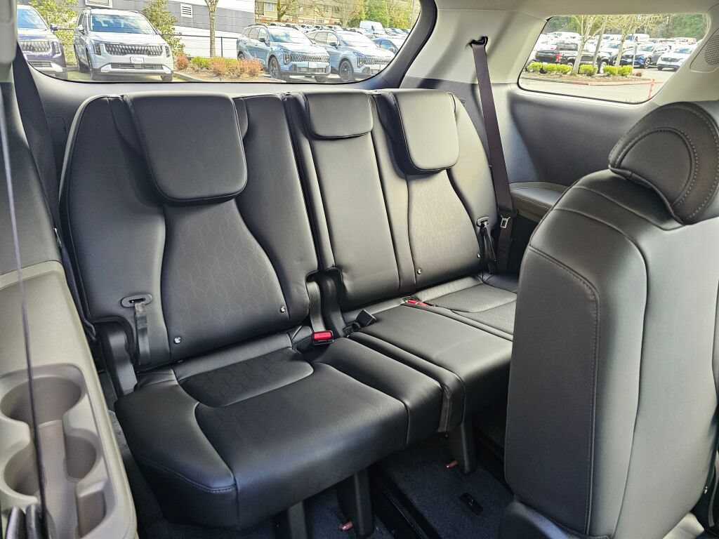 New 2026 Kia Carnival FWD image 29