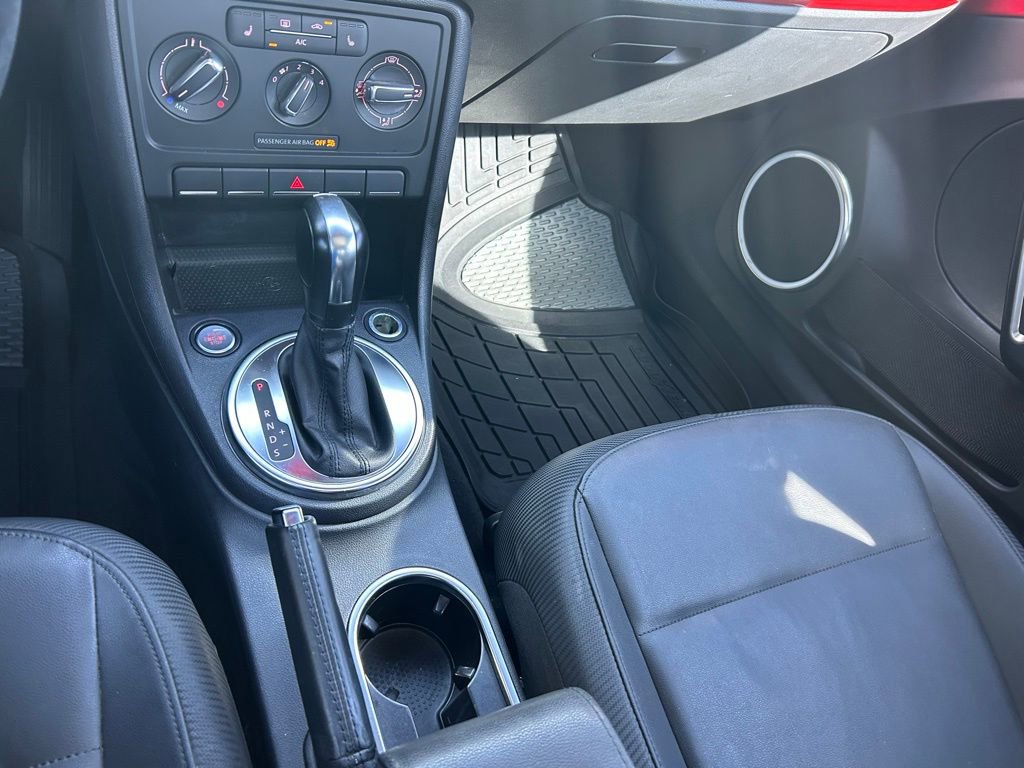 Used 2013 Volkswagen Beetle 2.5 image 41