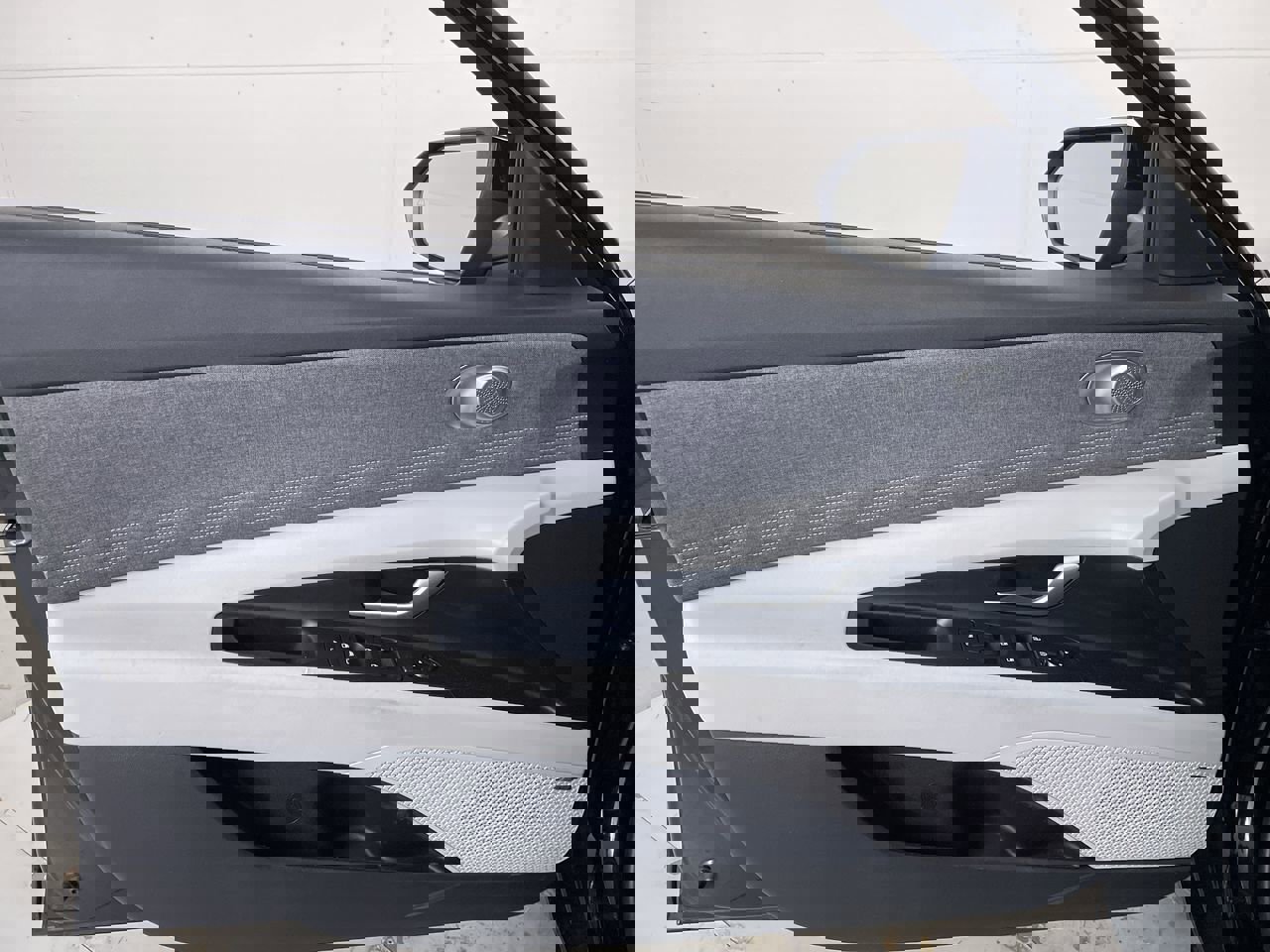 Used 2023 Hyundai Elantra Limited image 10