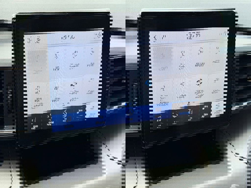 Certified 2022 Ford Explorer XLT w/ Equipment Group 202A image 40