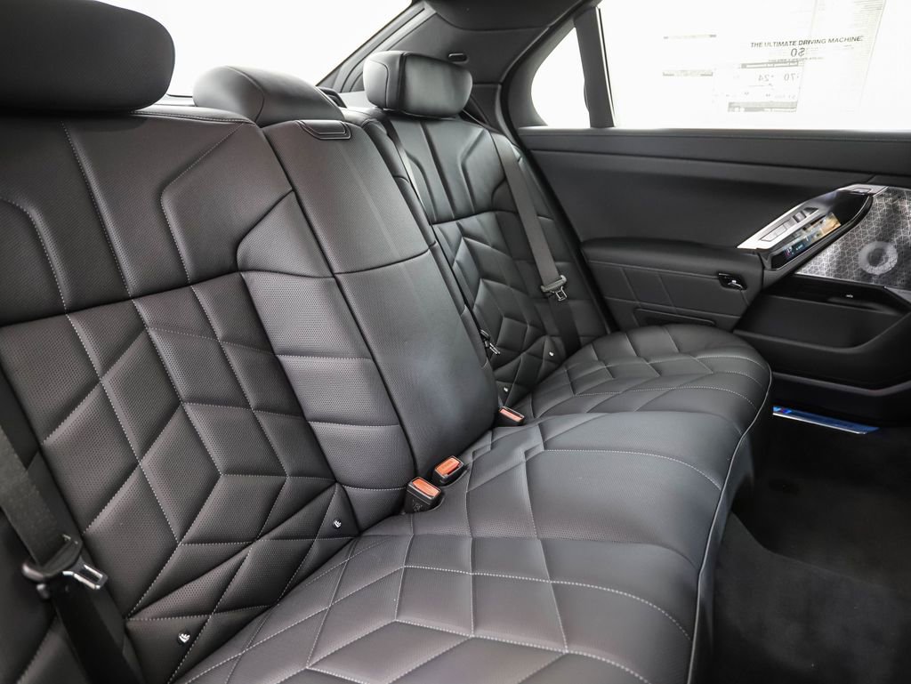 Used 2026 BMW 750e xDrive 750e xDrive w/ Executive Package image 29