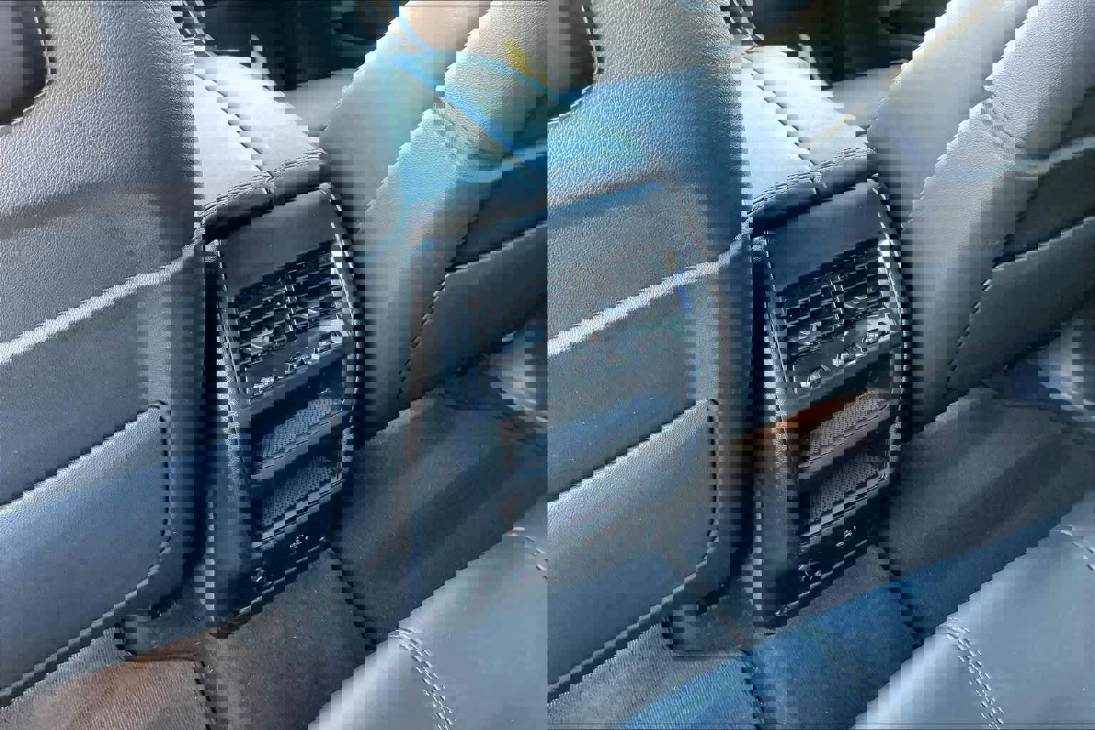 Used 2025 BMW X5 xDrive50e w/ Premium Package image 39