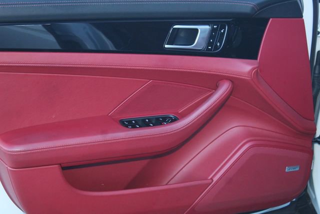 Used 2018 Porsche Panamera 4 image 23