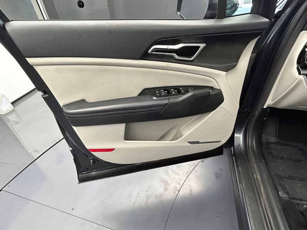 Used 2024 Kia Sportage EX image 12