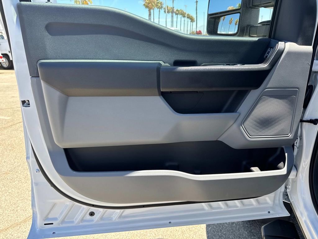 New 2025 Ford F550 2WD Regular Cab Super Duty image 11