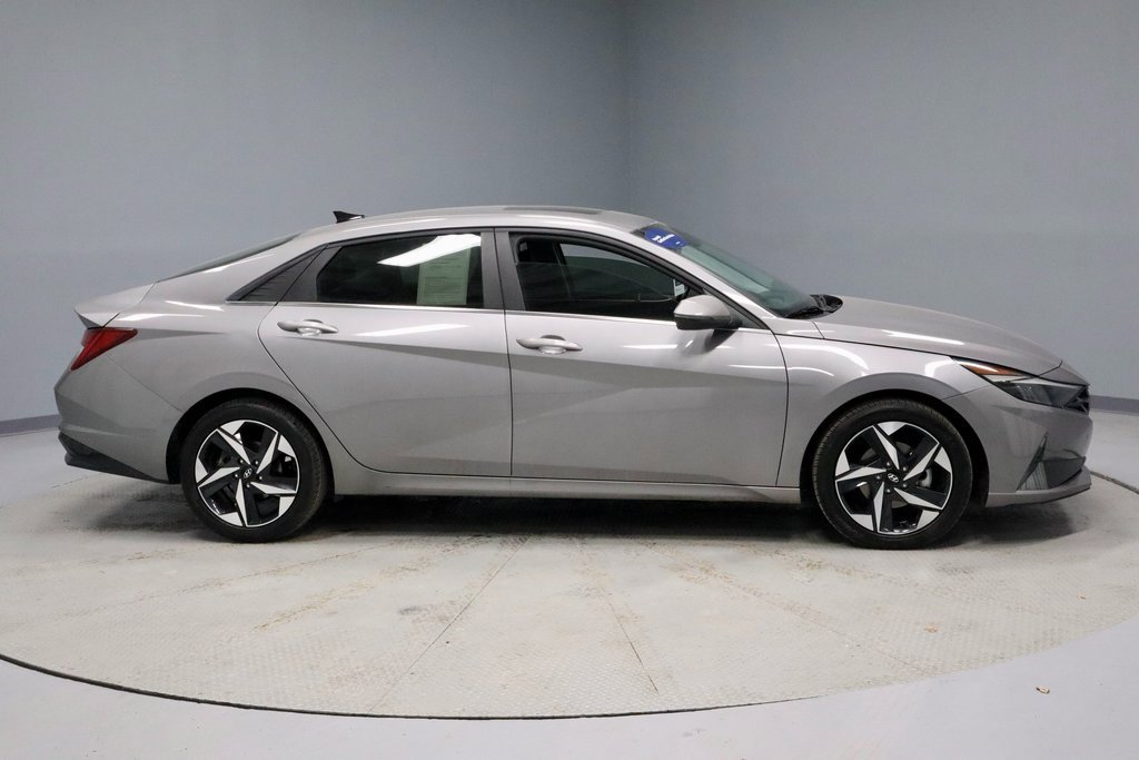 Certified 2023 Hyundai Elantra Limited image 13