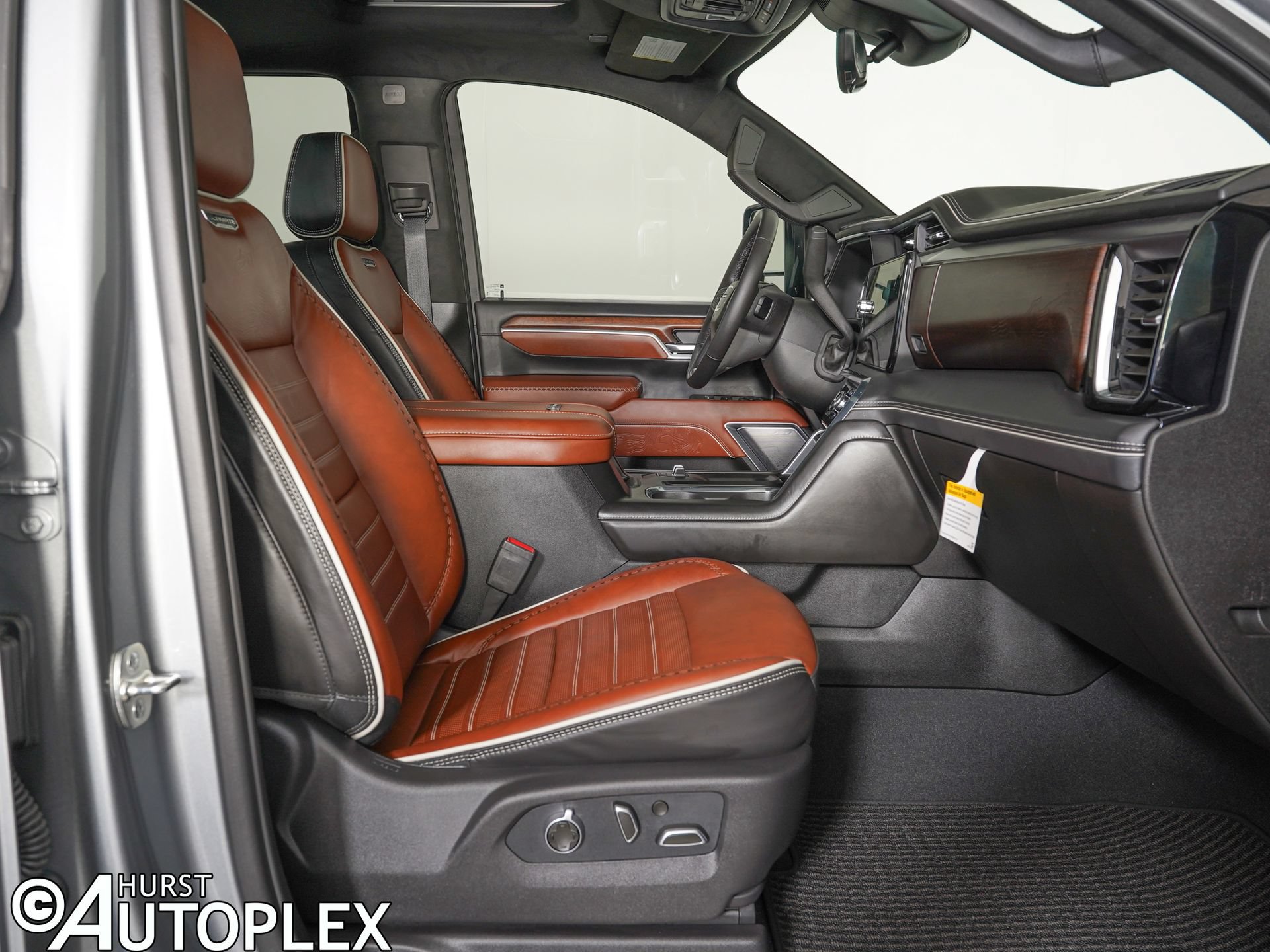 Used 2026 GMC Sierra 3500 Denali Ultimate AWD/4WD image 10