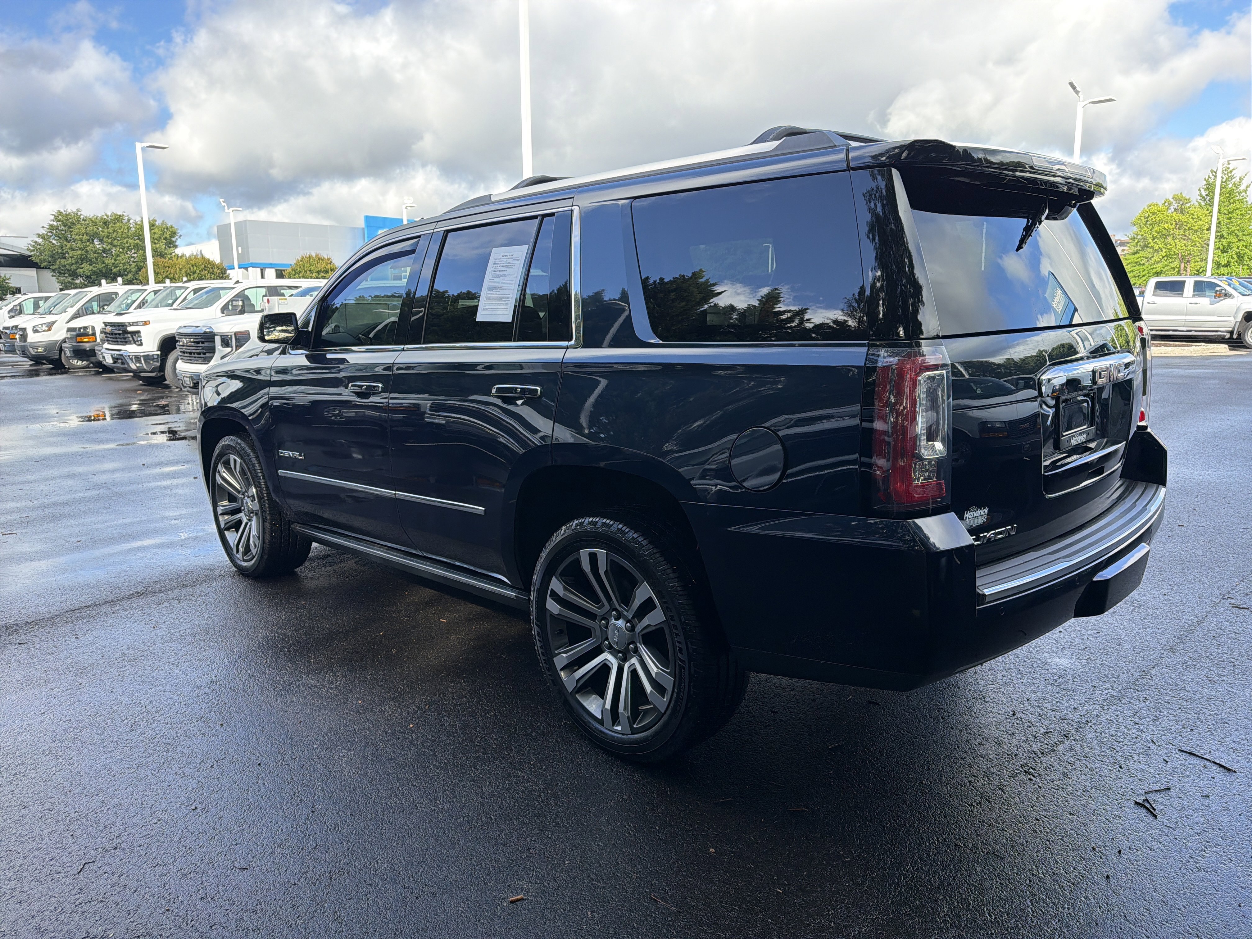 Used 2017 GMC Yukon Denali w/ Open Road Package AWD/4WD image 8