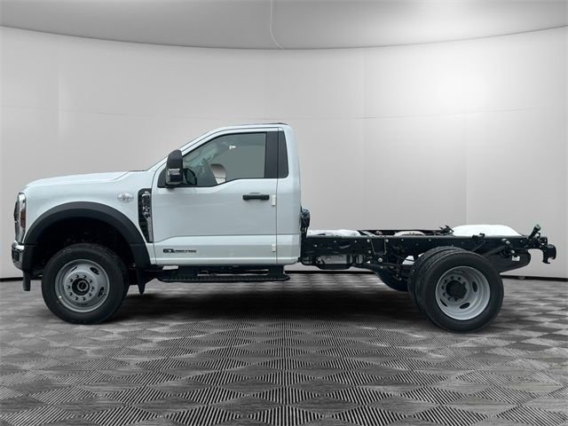 New 2026 Ford F550 4x4 Regular Cab Super Duty w/ XL Chrome Package image 2