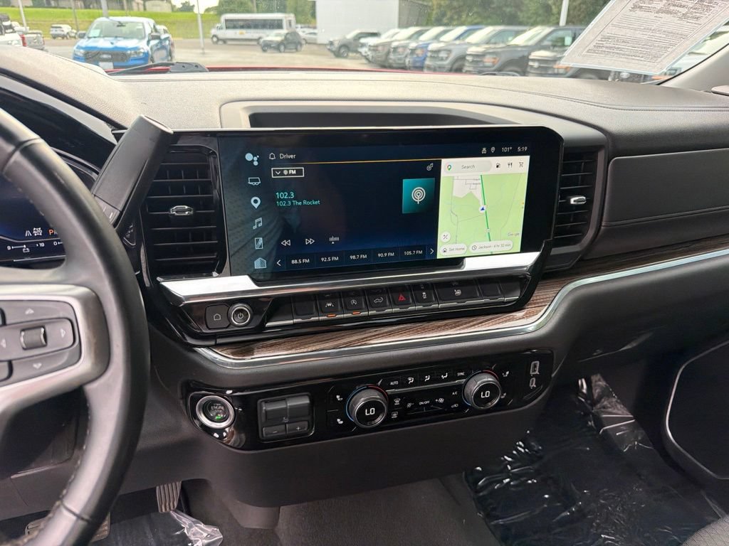 Used 2025 Chevrolet Silverado 1500 LT AWD/4WD image 19